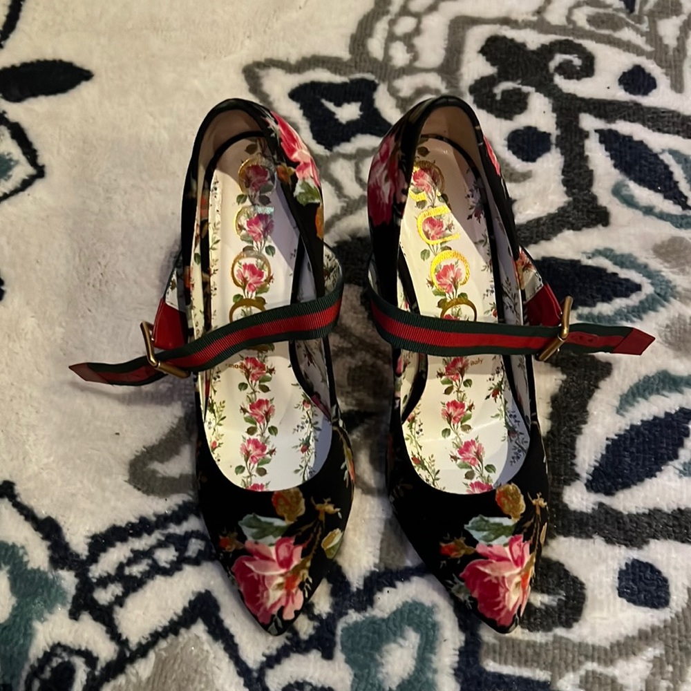 Gucci shoes